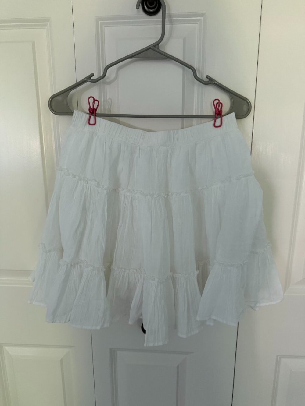 American Eagle White Ruffle Skirt - Medium
